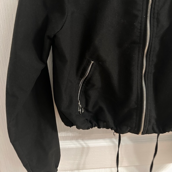 Cropped fall jacket - Picture 2 of 5